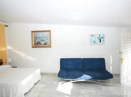 Apart Otel Cortijo La Saleta Banus 2*